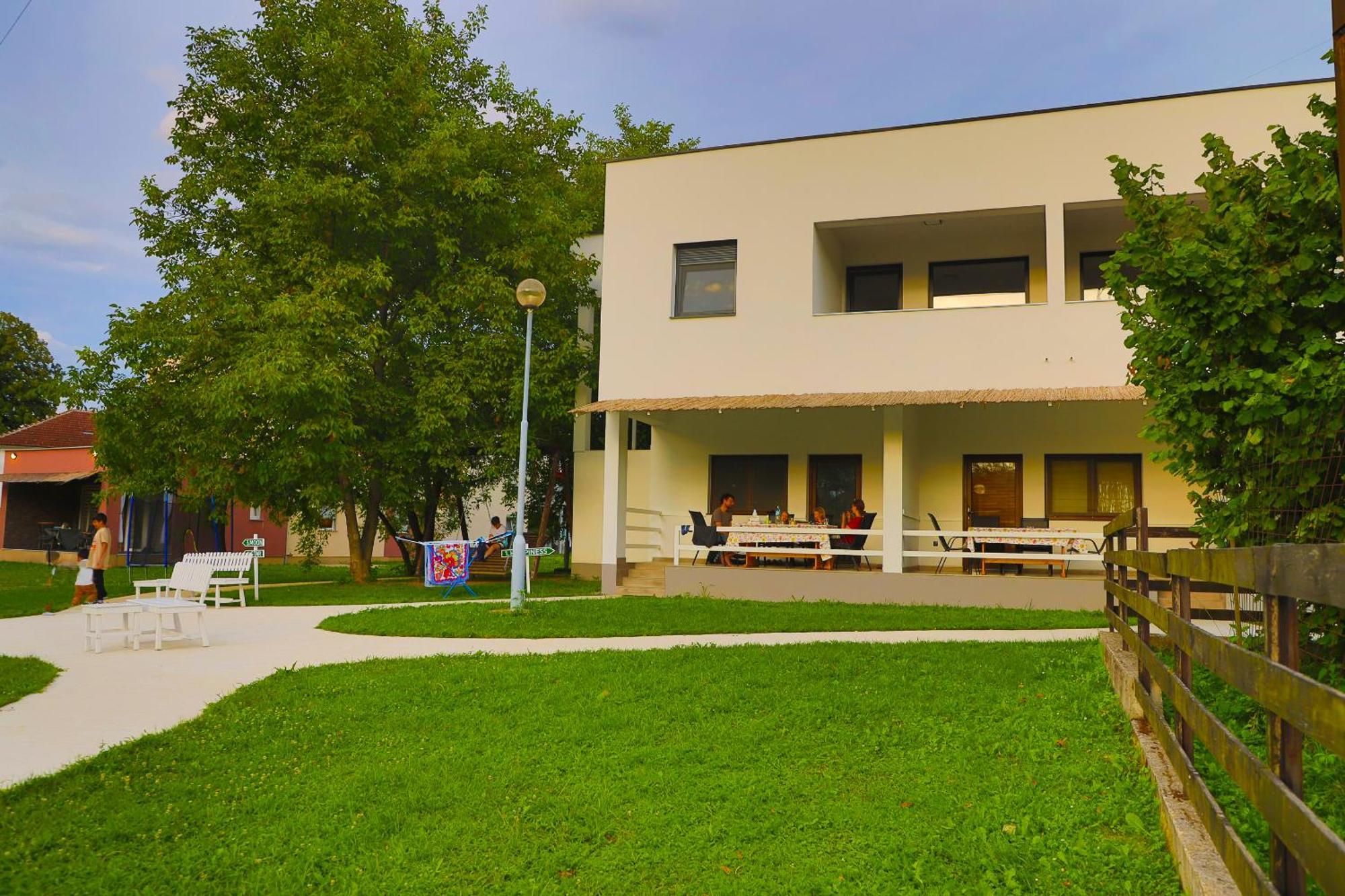 Bihać Holiday Homes Pozitiva מראה חיצוני תמונה